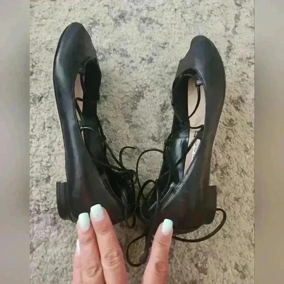 Manolo Blahnik Womens Black Aneska Leather Lace-Up Open-Toe Flat 35.5 (US 5) - Picture 11 of 16